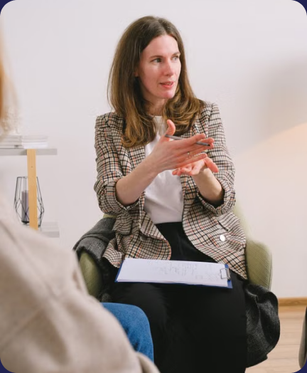 Personnes en échange de coaching en organisation